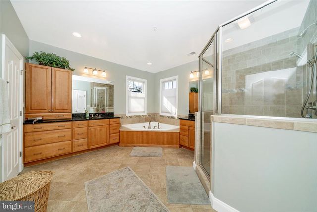 5715 LONE OAK DR, Bethesda, MD 20814