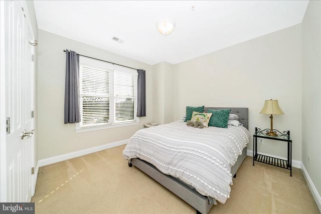 5715 LONE OAK DR, Bethesda, MD 20814