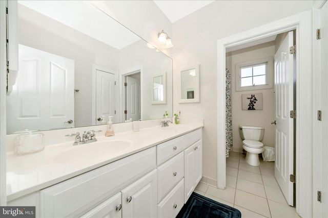 5715 LONE OAK DR, Bethesda, MD 20814