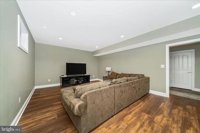 5715 LONE OAK DR, Bethesda, MD 20814