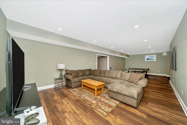 5715 LONE OAK DR, Bethesda, MD 20814