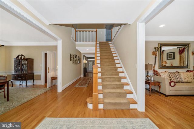 5715 LONE OAK DR, Bethesda, MD 20814