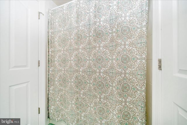 5715 LONE OAK DR, Bethesda, MD 20814