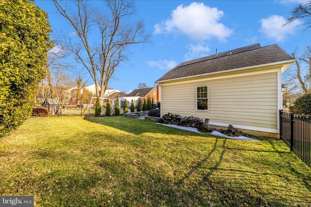 5715 LONE OAK DR, Bethesda, MD 20814