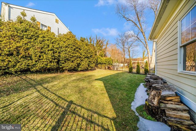 5715 LONE OAK DR, Bethesda, MD 20814