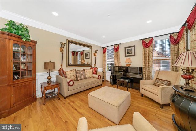 5715 LONE OAK DR, Bethesda, MD 20814