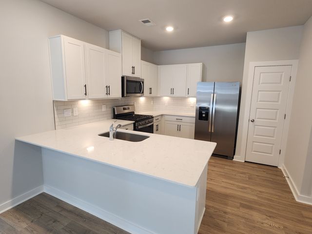 2021 Holmesburg Pvt Cir, Gallatin, TN 37066