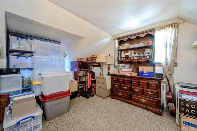 206 N Iowa Avenue, Massapequa, NY 11758