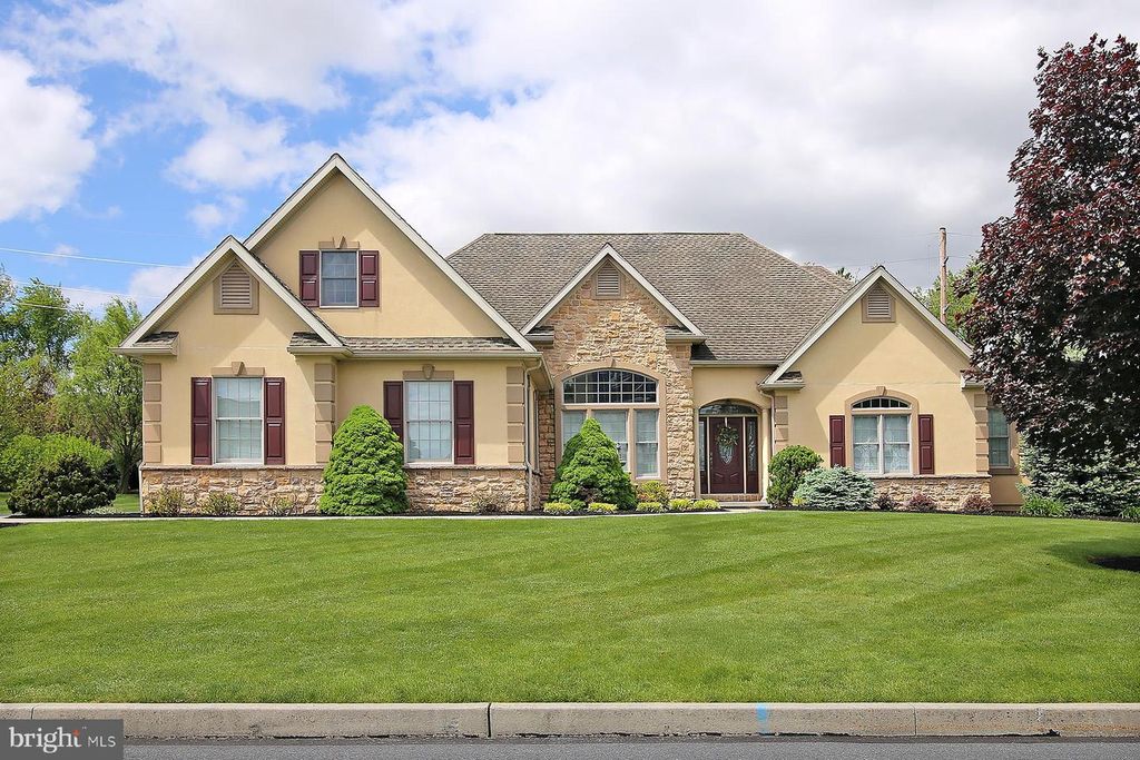 33 STRATHFORD DR L-0026 DR, Lebanon, PA 17042