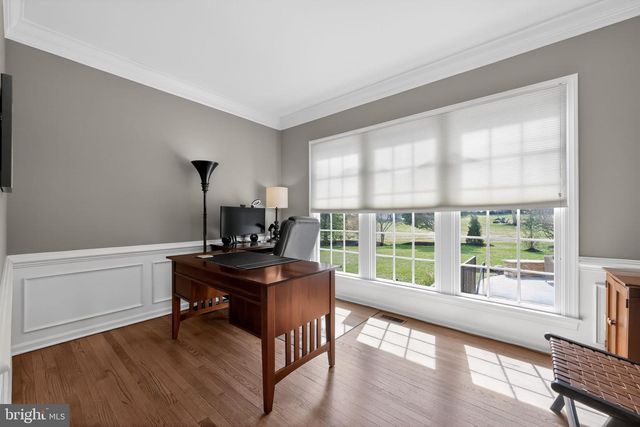 2 EAGLETON FARM RD, Newtown, PA 18940