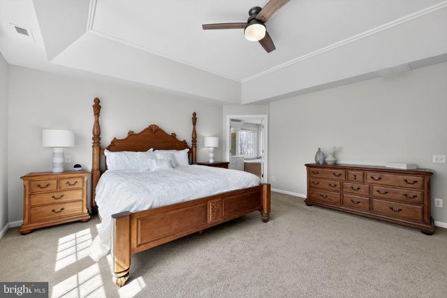 2 EAGLETON FARM RD, Newtown, PA 18940