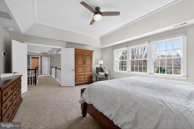 2 EAGLETON FARM RD, Newtown, PA 18940