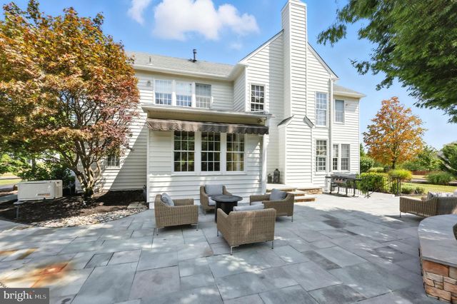 2 EAGLETON FARM RD, Newtown, PA 18940