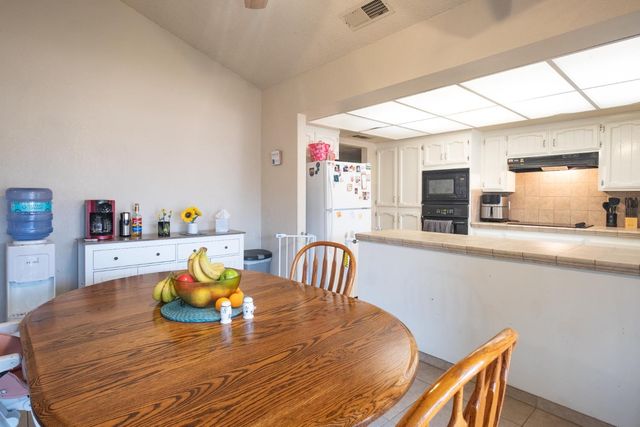 1855 Vartikian Avenue, Clovis, CA 93611