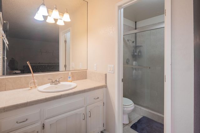 1855 Vartikian Avenue, Clovis, CA 93611