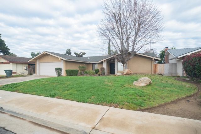1855 Vartikian Avenue, Clovis, CA 93611