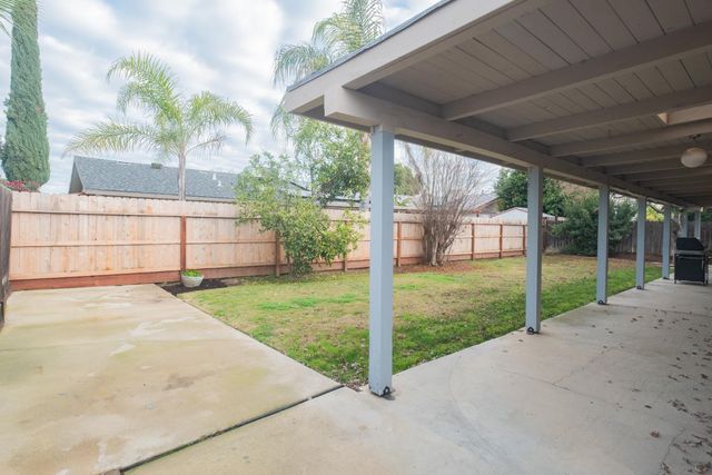 1855 Vartikian Avenue, Clovis, CA 93611
