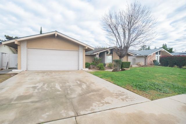 1855 Vartikian Avenue, Clovis, CA 93611