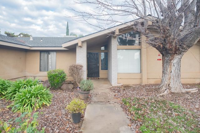 1855 Vartikian Avenue, Clovis, CA 93611