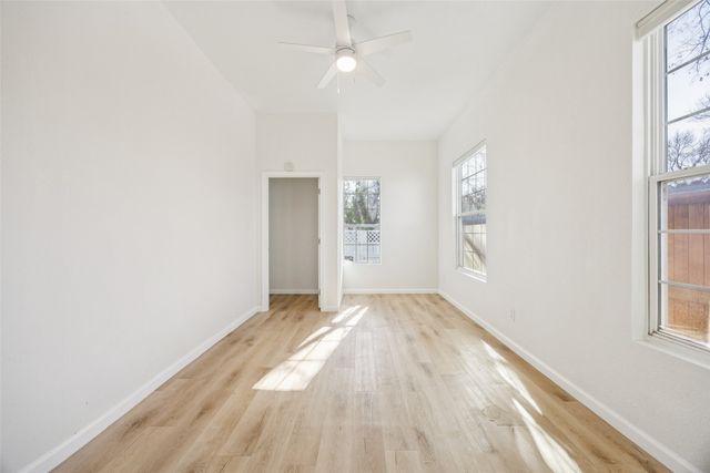 915 Centre Street, Dallas, TX 75208