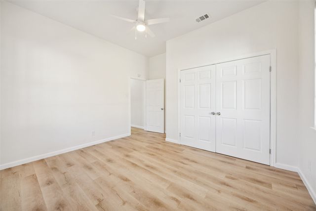 915 Centre Street, Dallas, TX 75208