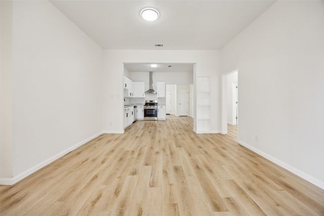 915 Centre Street, Dallas, TX 75208