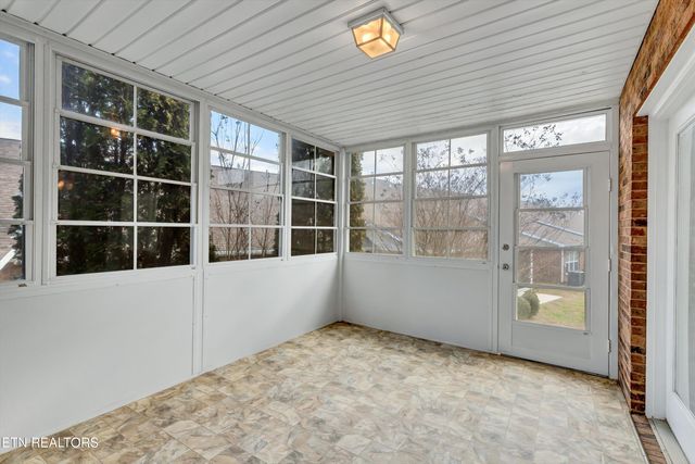 165 River Garden Court, Sevierville, TN 37862