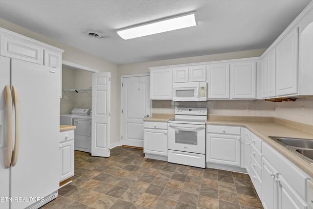 165 River Garden Court, Sevierville, TN 37862