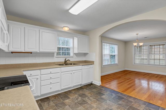 165 River Garden Court, Sevierville, TN 37862