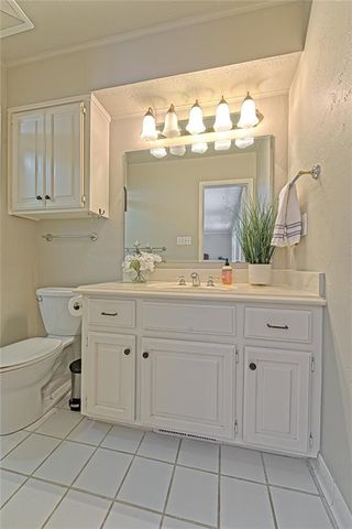 2812 E Raintree Circle, Norman, OK 73072