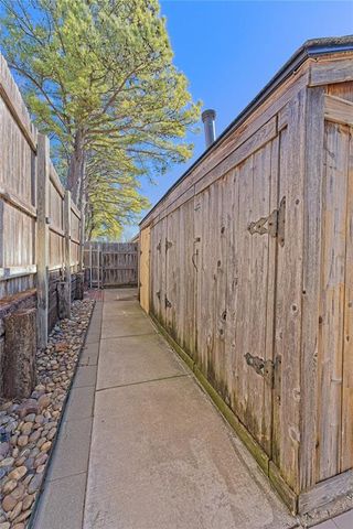 2812 E Raintree Circle, Norman, OK 73072