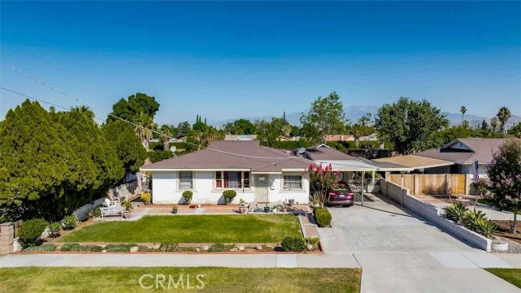 9279 Indiana Avenue, Riverside, CA 92503