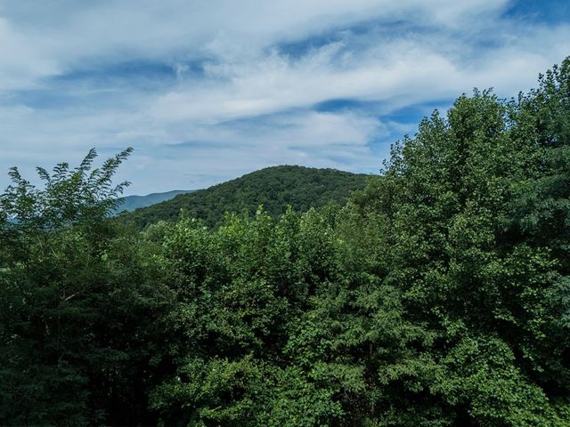 71 S Hidden Valley Drive, Ellijay, GA 30536
