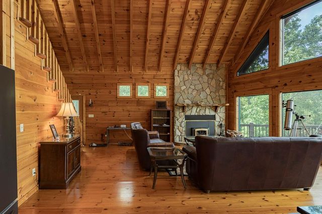 71 S Hidden Valley Drive, Ellijay, GA 30536