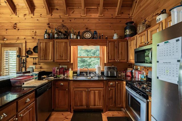 71 S Hidden Valley Drive, Ellijay, GA 30536