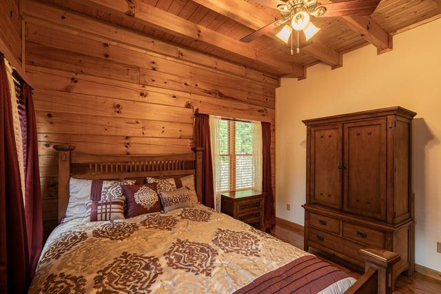 71 S Hidden Valley Drive, Ellijay, GA 30536