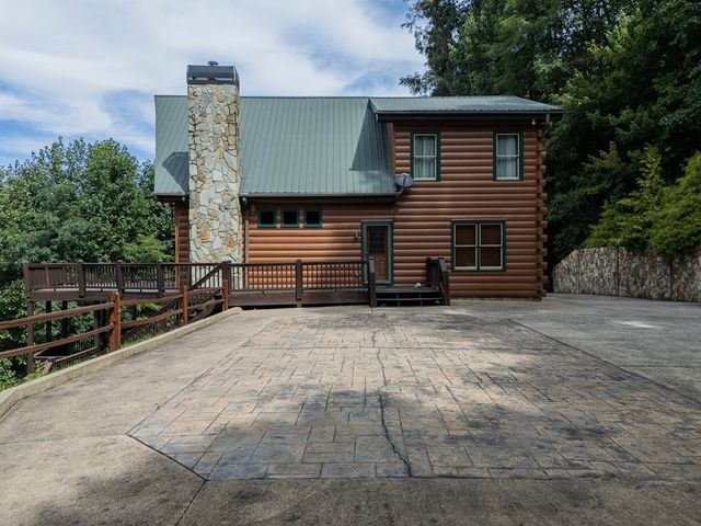 71 S Hidden Valley Drive, Ellijay, GA 30536