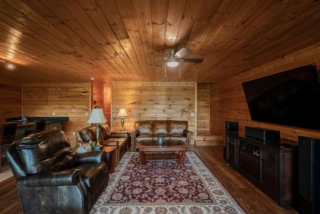 71 S Hidden Valley Drive, Ellijay, GA 30536