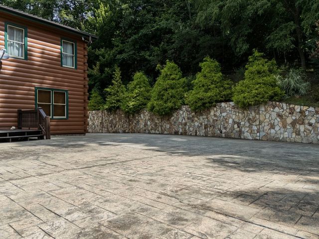 71 S Hidden Valley Drive, Ellijay, GA 30536