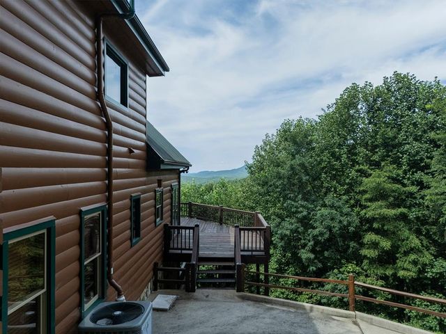 71 S Hidden Valley Drive, Ellijay, GA 30536