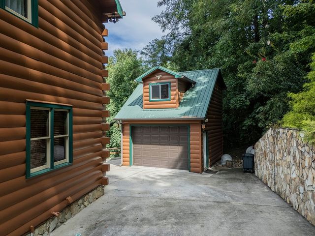 71 S Hidden Valley Drive, Ellijay, GA 30536