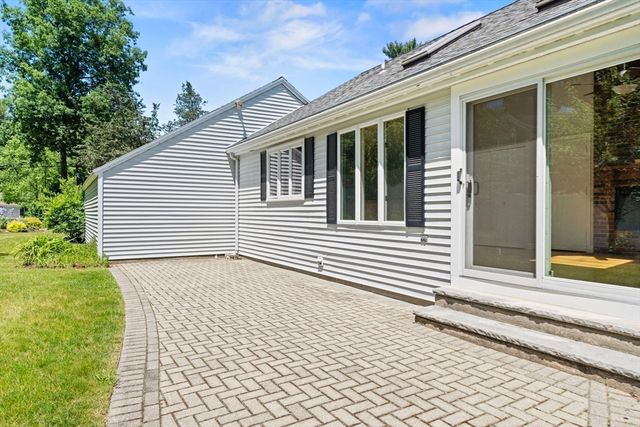 7 Eastway, Reading, MA 01867