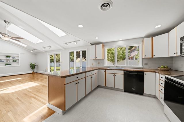 7 Eastway, Reading, MA 01867