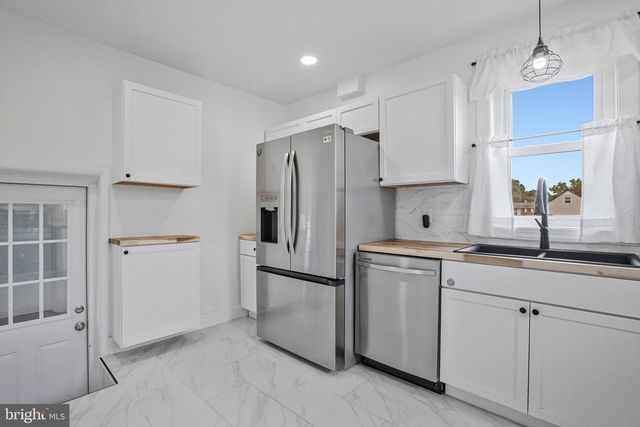 4 HAMPTON RD, Linthicum Heights, MD 21090