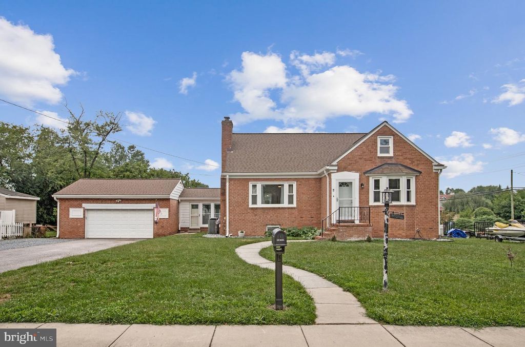 4 HAMPTON RD, Linthicum Heights, MD 21090