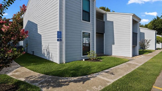 13151 Walden Road 188, Montgomery, TX 77356