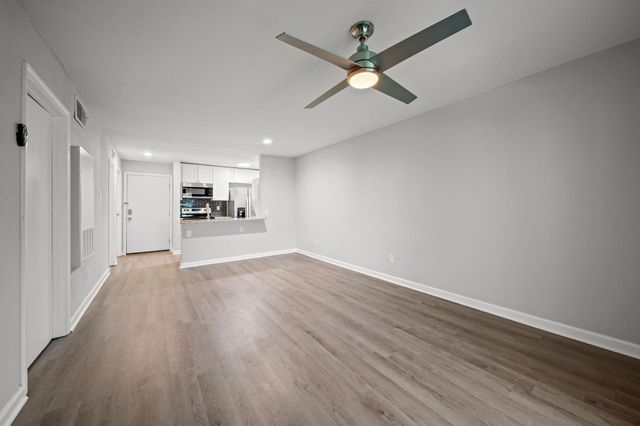 13151 Walden Road 188, Montgomery, TX 77356