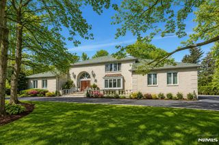 510 Hampton Hill Road, Franklin Lakes, NJ 07417