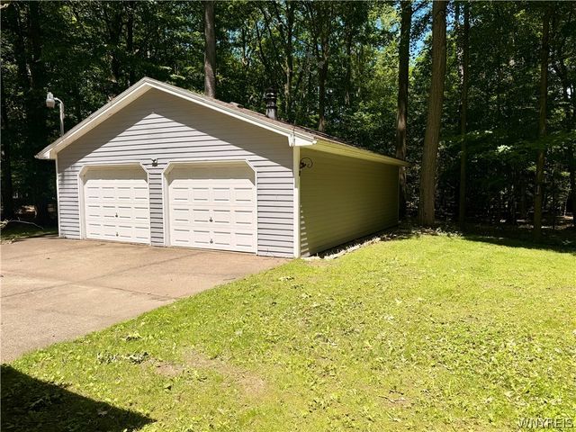 2776 Madonna Drive, Eden, NY 14057