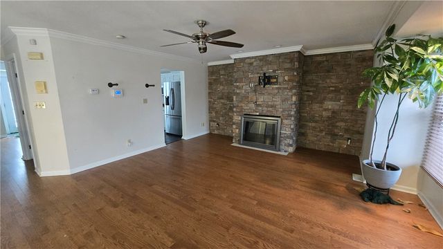 243 Augusta St, Mt Washington, PA 15211